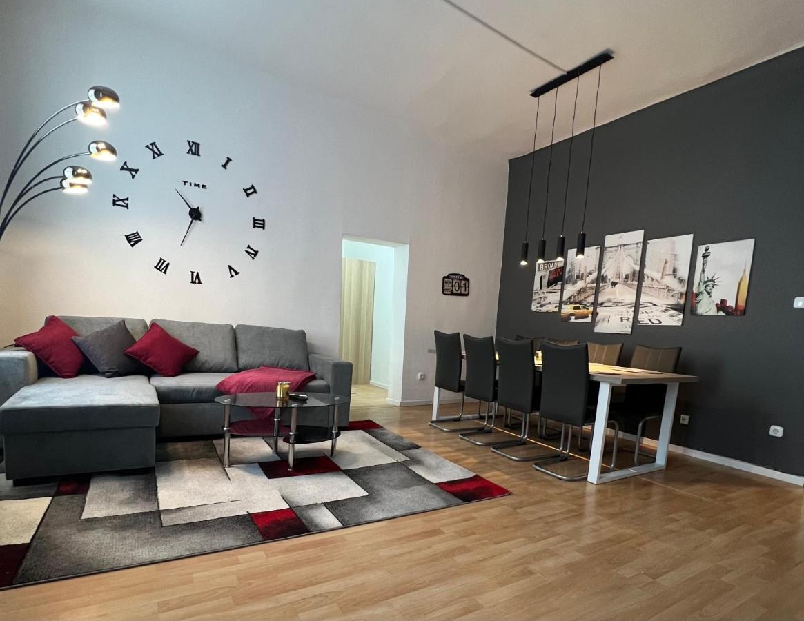 Spacious & Deluxe Big Apartment Near Prater Viena Exterior foto